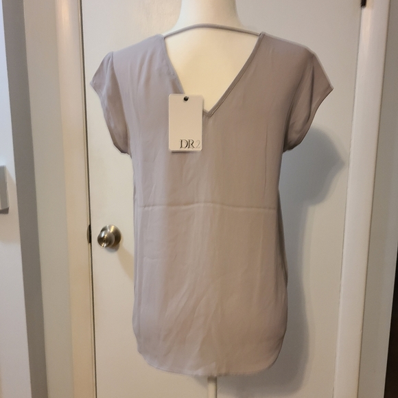 DR2 light grey short sleeved top - Picture 2 of 5